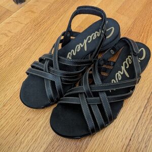 NWOB Skechers black Women's Size 7 Slingback Black Leather Sandals